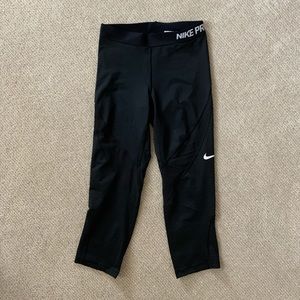 Nike Pro Cropped Leggings with mesh